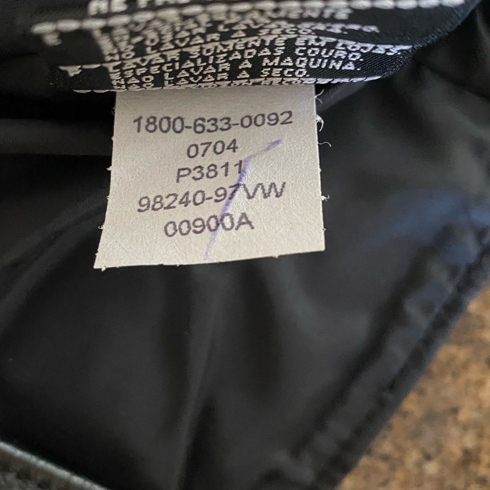 Harley Davidson Women’s USA Leather Vest Med EUC​​​​​​​​​ - Picture 10 of 10